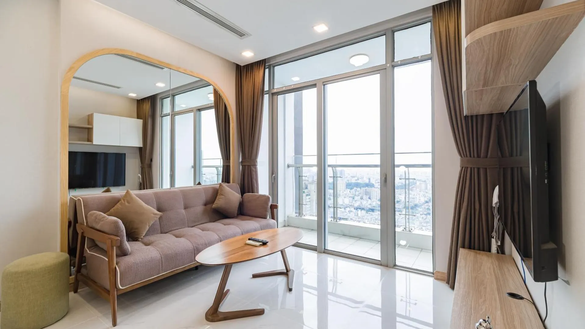Vinhomes Central Park Collection XIII Ho Chi Minh City 0*,