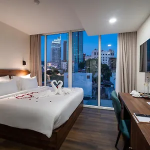 Отель Hato Saigon Boutique & Rooftop, Хошимин
